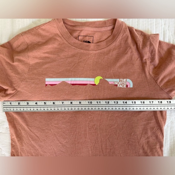 🌄 The North Face Women’s Graphic Tee Large Rust Pink Retro Mountain Logo Shirt - Picture 7 of 13